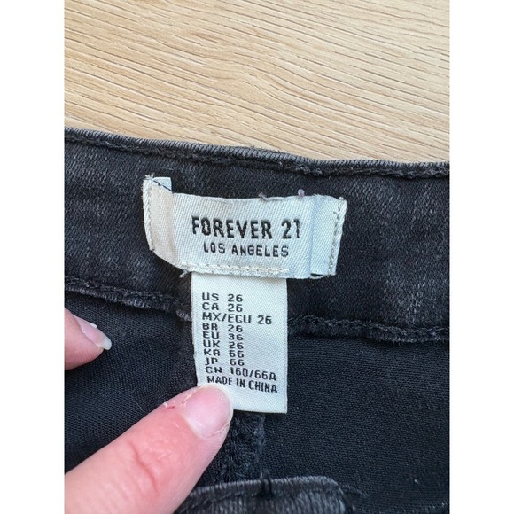 Forever 21 Black Wash Denim‎ Shorts Frayed Hem Casual Summer - Picture 4 of 4